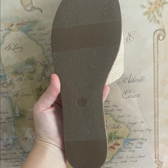 Universal Thread Tan Shell-Decorated Slide Sandals - Picture 2 of 4